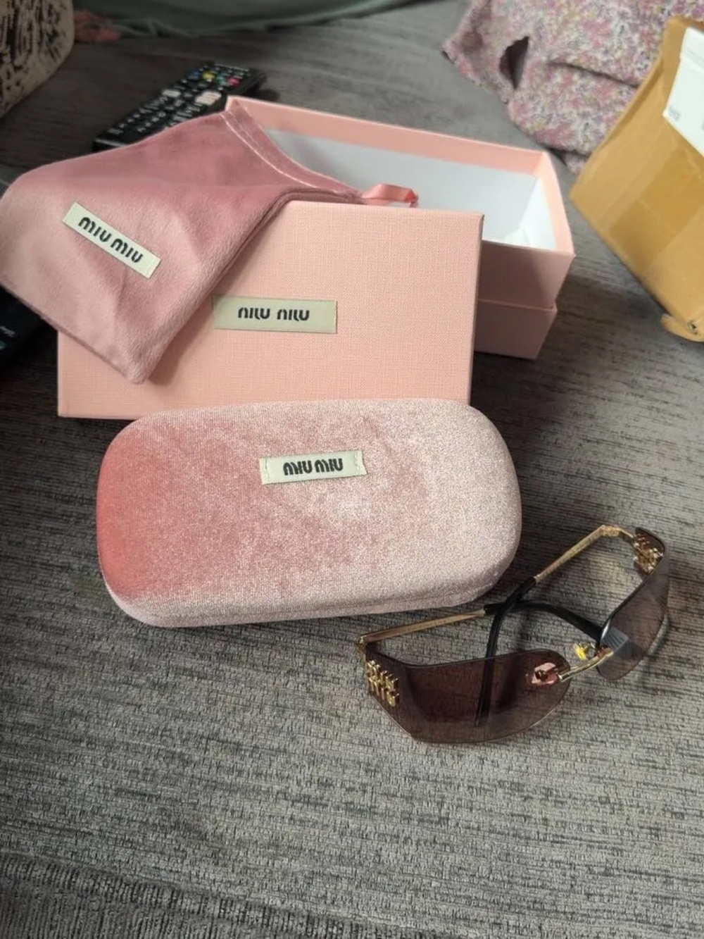 Miu Miu Pink Gradient Lens Sunglasses with Pink Velvet Case - Picture 4 of 4